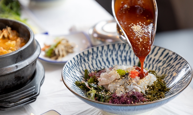 '바다 향이 가득'···코리아넷 7개국 명예 기자 입맛 사로잡은 남해 수산물