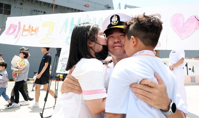 [사진으로 보는 한국] '충무공 이순신함' 파병 복귀