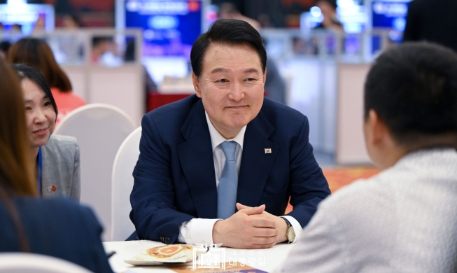 사진으로 보는 윤 대통령 프랑스·베트남 순방