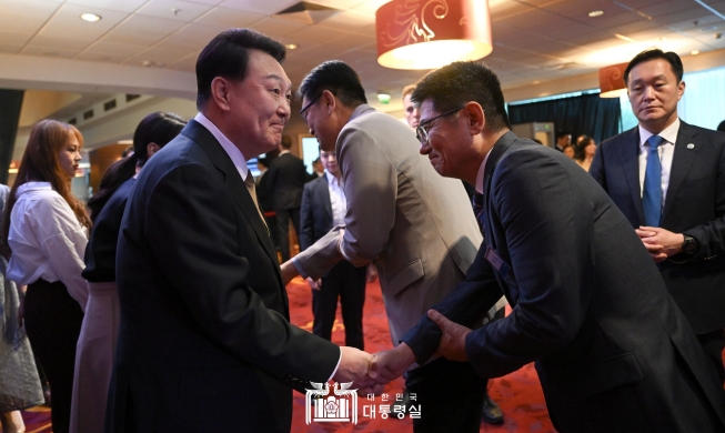 윤 대통령, 폴란드 방문 첫 일정으로 동포간담회···“양국 협력 심화 기대”