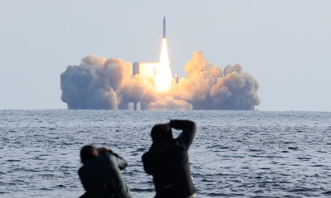 [사진으로 보는 한국] 고체연료 우주발사체 3차 시험발사