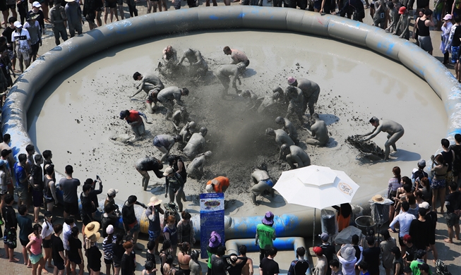 내년 외국인 관광객 2000만 명 유치···관광수입 245억 달러 목표