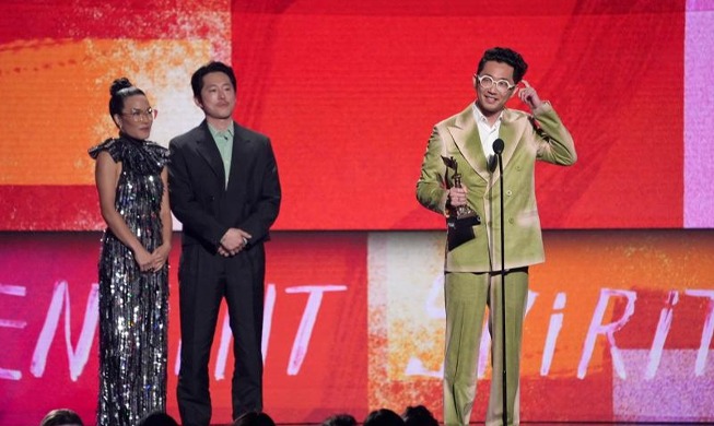 '성난 사람들' 할리우드 3대 조합상 석권