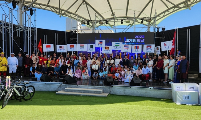 지방소멸 위기, 외국인 유치로 극복한다