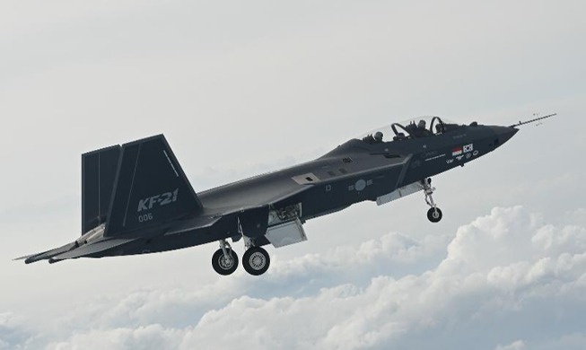 국산전투기 'KF-21' 양산 본격 착수···2026년 전력화