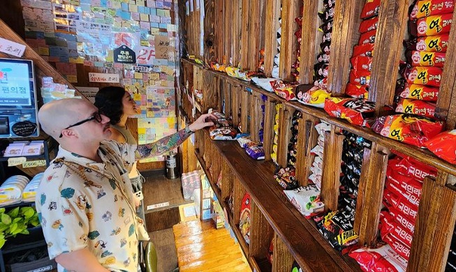 [사진으로 보는 한국] '어떤 라면이 맛있을까'