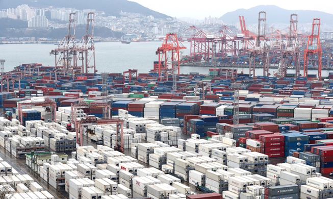 한국, IMD 국가경쟁력 평가 '30-50 클럽' 중 세계 2위