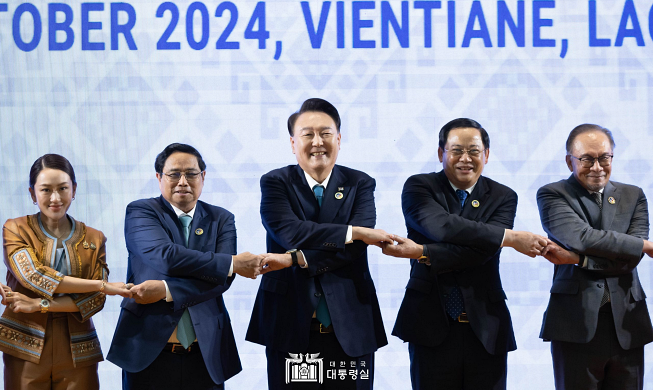 한-아세안 ‘포괄적 전략동반자 관계’ 수립···한일 정상 “협력 확대”