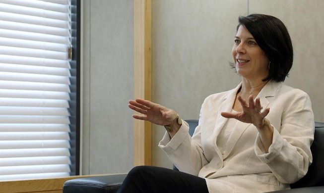 스미스소니언재단 국제협력본부장, 