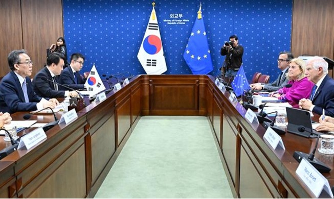 한-EU “북, 핵 보유국 못된다”···’안보방위 파트너십’ 채택