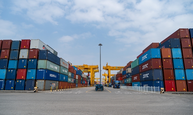 9월 경상수지 111억 달러 흑자···역대 3위