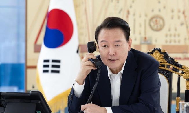 윤 대통령, 트럼프 당선인과 조기 회동 합의