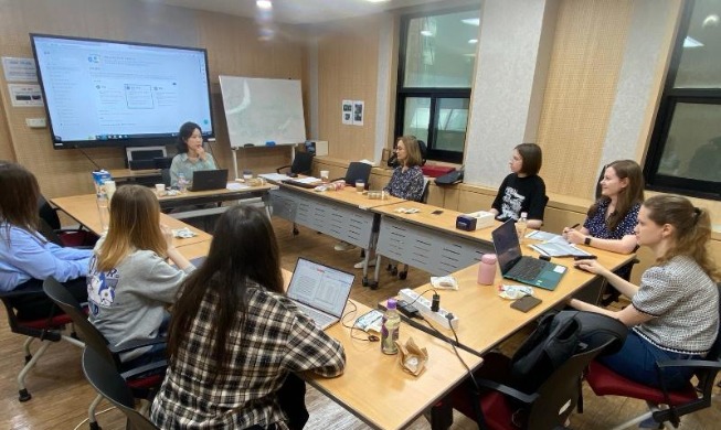 '한국문학 전문 번역가 키운다'···문학진흥법 개정안 국회 통과