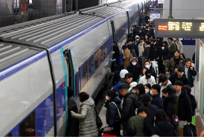 [사진으로 보는 한국] 고향 앞으로!