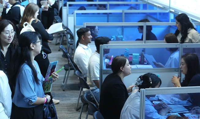 교육, 취업, 정주까지···부산시, 외국인 유학생 원스톱 지원