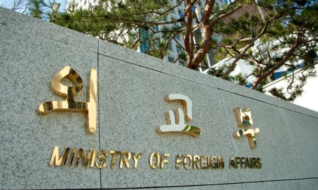 한국, 북한군 포로 전원 수용 방침···