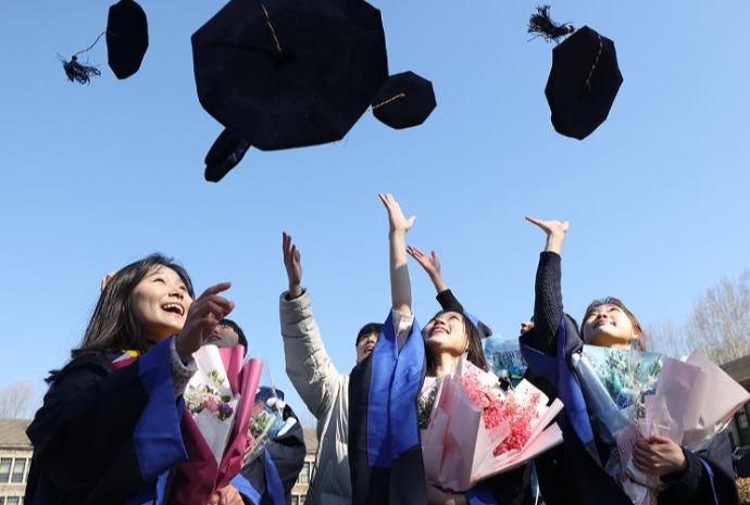[사진으로 보는 한국] 졸업 축하해
