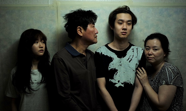 아카데미박물관, 봉준호 작품세계 조명 전시···소품 등 100여 점