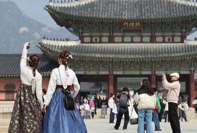 [사진으로 보는 한국] 외국인 관광객, 코로나19 이전 보다 늘어