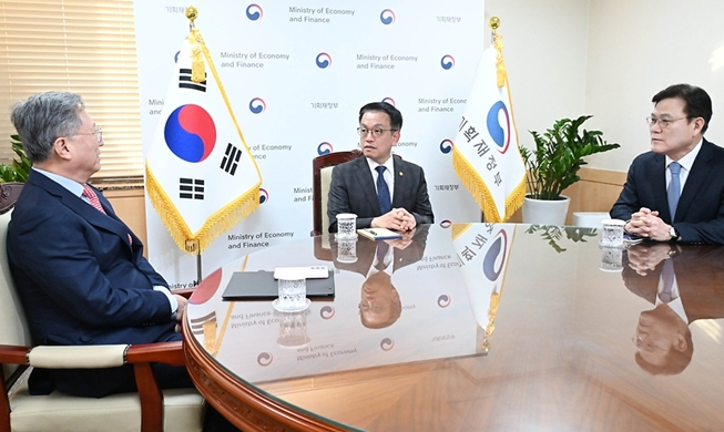 최종구 국제금융대사 뉴욕서 한국경제 설명회···”경제 시스템 견고”