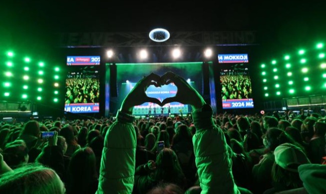 한류 경험 외국인 K-콘텐츠에 더 빠졌다 ···월 14시간·15.4달러 쓴다