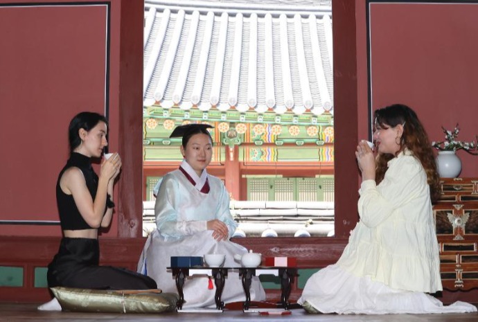 [사진으로 보는 한국] 조선 궁궐서 맛보는 다과 한 상