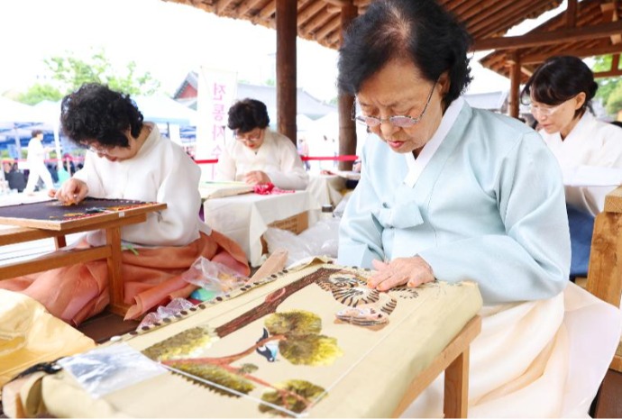 [사진으로 보는 한국] 전통자수의 아름다움