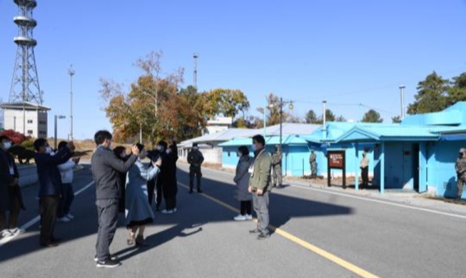 판문점 견학 1년 6개월만 일부 재개