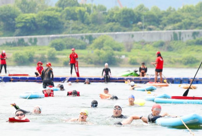 [사진으로 보는 한국] 한강에서 시원하게 즐기는 ‘쉬엄쉬엄 한강 3종 축제’