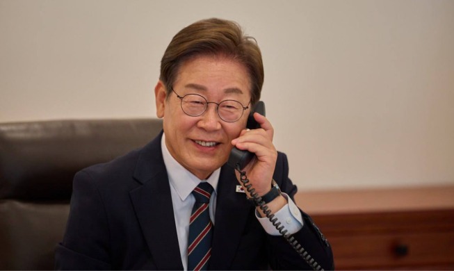 한일 정상 첫 통화···