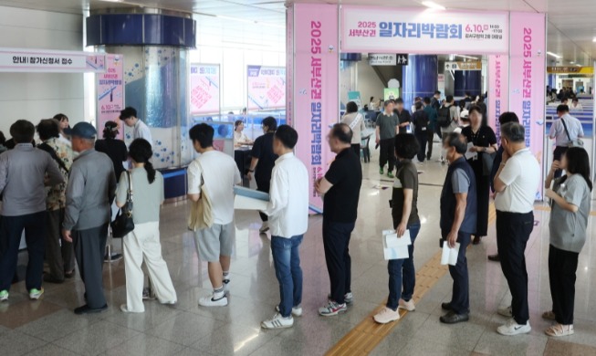 ﻿5월 취업자 수 24만 5000명 증가···13개월 만에 최대