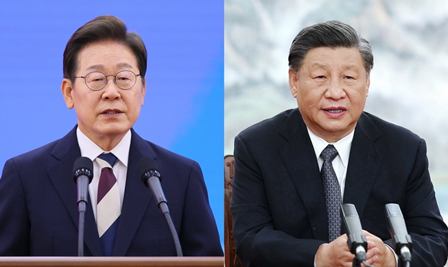 한중 정상 첫 통화···“한중관계발전·APEC 협력·한반도평화 노력”