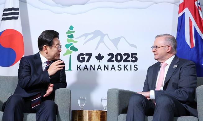 이 대통령 G7 공식 일정 시작···남아공·호주 정상과 잇단 회담