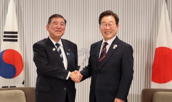 이 대통령, G7서 정상외교 박차···