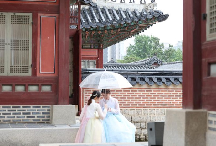 [사진으로 보는 한국] 장마의 시작을 알리는 비