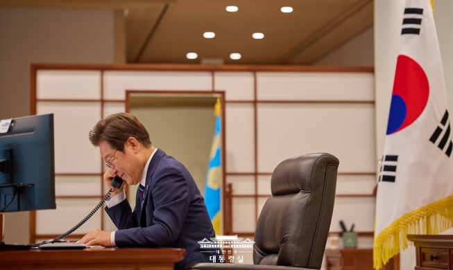 이 대통령, UAE·뉴질랜드 정상과 첫 통화···전략적 협력 확대 논의