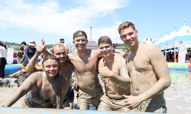 한국 체류 외국인 273만 명···역대 최대