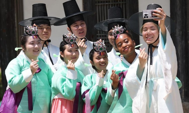 다문화 자녀 62% 대학 진학···가족 소득·정착 기간 증가