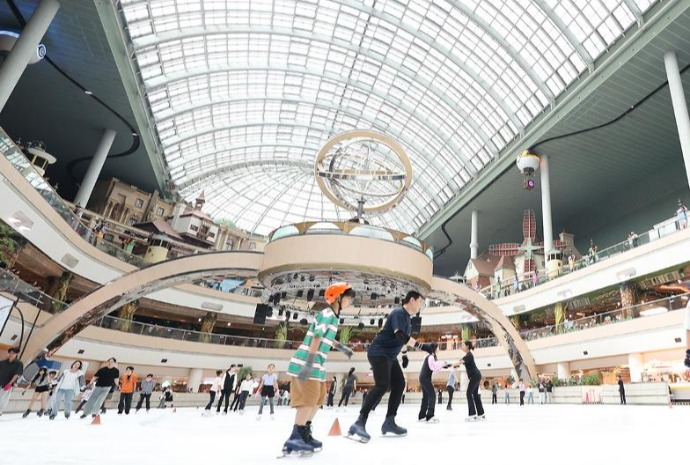 [사진으로 보는 한국] '고온다습' 날씨에 얼음 위로