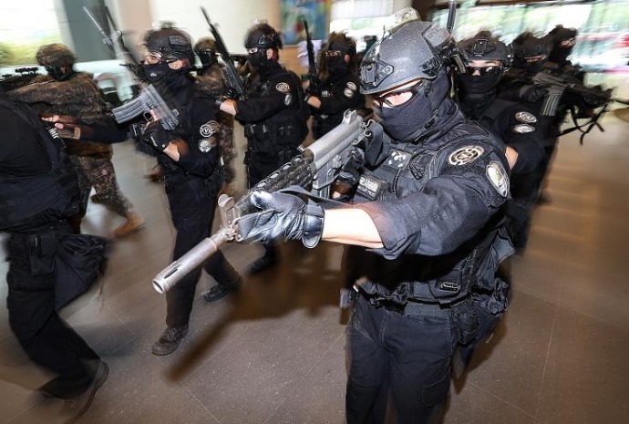 [사진으로 보는 한국] 신속하게 테러범 진압···'을지자유의방패(UFS)'
