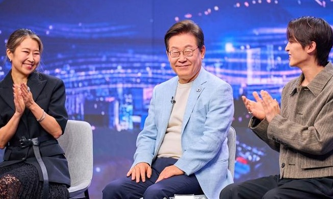 '케데헌' 감독 만난 이 대통령 