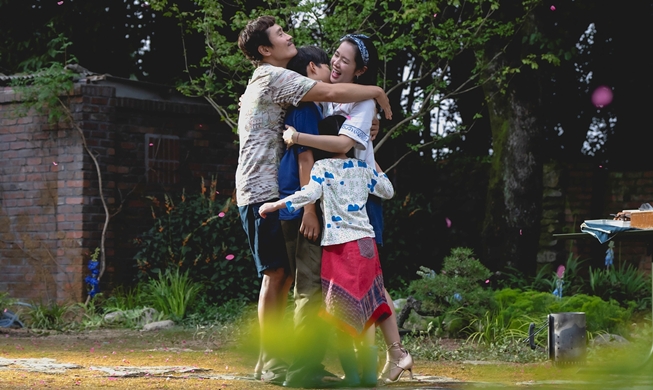 닻 올린 제30회 부산국제영화제···경쟁 영화제로 첫발·세계적 거장 총출동