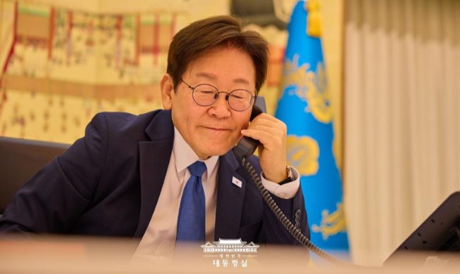 이 대통령, 키르기스· 타지크 정상과 통화··· 