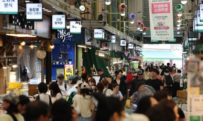 7월 상품 소비 2.5% 증가···생산·투자 동반 상승