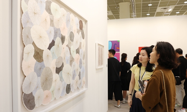 '서울, 세계 미술의 허브로'···키아프·프리즈 동시 개막