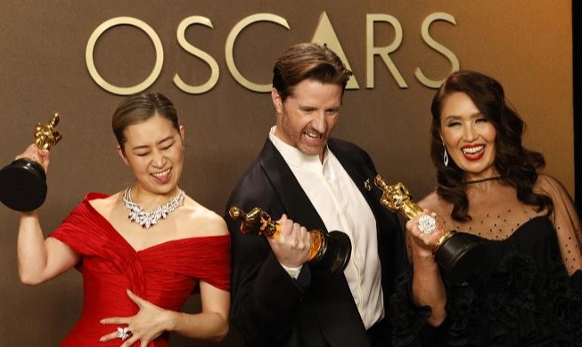 '케데헌', 아카데미 2관왕···장편 애니·주제가상 