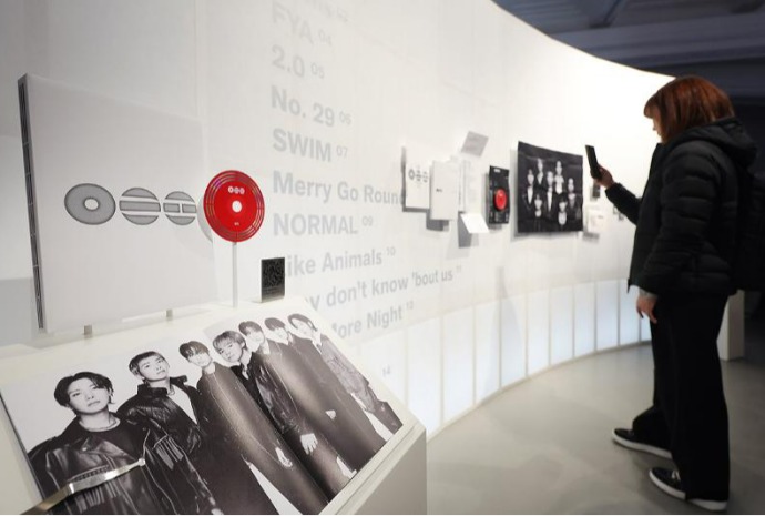 [사진으로 보는 한국] 완전체 BTS 정규 5집 앨범 '아리랑'