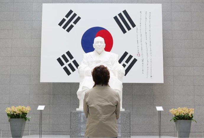 [사진으로 보는 한국] 백범 앞에서 되새기는 임시정부 정신