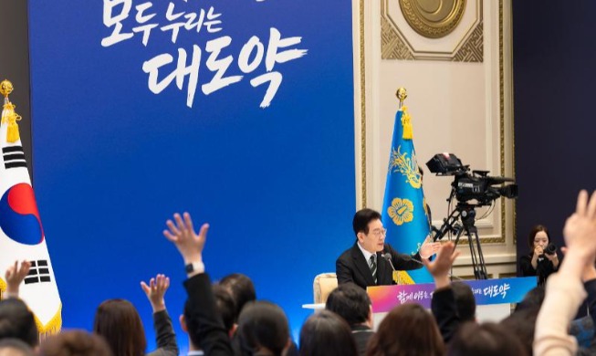 판문점선언 8주년, 닫힌 문 앞에서 다시 두드리는 평화의 손길(양무진 북한대학원대학교 교수)