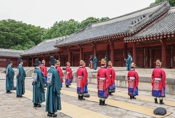 [사진으로 보는 한국] 창작극으로 되살아난 '종묘 묘현례'